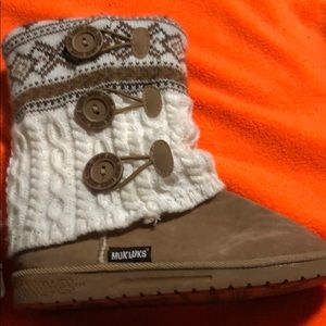 Mukluks sweater boots
